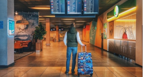 5 Tips Ampuh Mengatasi Jet Lag saat Traveling Ke Zona Waktu Berbeda