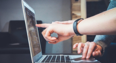 Dinamika Kuasa di Era Digital: Peran Media Sosial dalam Politik Kontemporer