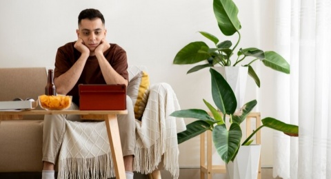 4 Tips Mengatasi Cabin Fever, Akibat Terlalu Lama Berdiam Diri di Rumah?