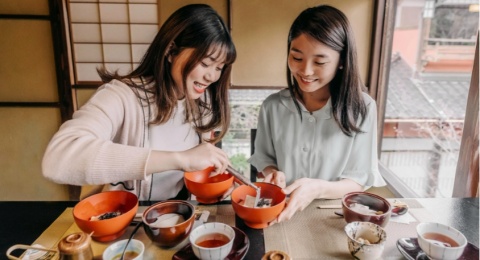 Wanita Ini Beri Tips Kabur dari Tempat Makan yang Ternyata Mahal, Anti Malu-maluin dan Dijamin Berhasil