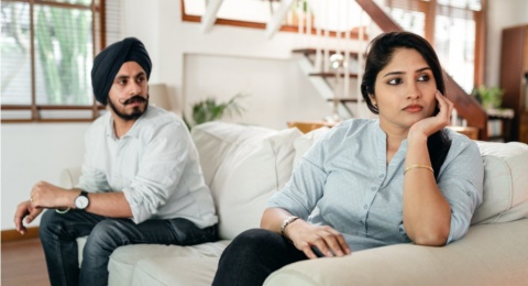 5 Dampak Negatif Cemburu Berlebihan dalam Hubungan, Bikin Nggak Harmonis!