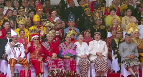 Upacara HUT ke-78 RI, Para Menteri Jokowi Kompak Pakai Baju Adat di Istana