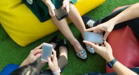 5 Dampak Negatif Kecanduan Media Sosial bagi Kesehatan Fisik dan Mental