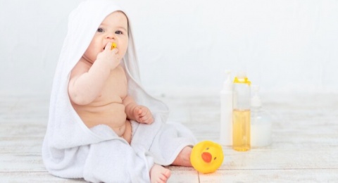 Rawat Sejak Dini, Ini 4 Tips Memilih Skincare yang Aman untuk Kulit Bayi