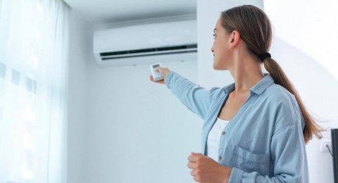 Kulit Terasa Kering karena Terpapar AC? Atasi dengan 5 Tips Berikut Ini!