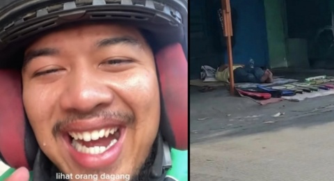 Momen Driver Ojol Nangis Lihat Penjual Raket Tertidur di Pinggir Jalan