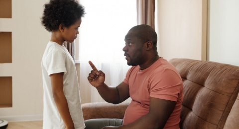 7 Cara Melakukan Negosiasi dengan Anak, Orang Tua Harus Paham!