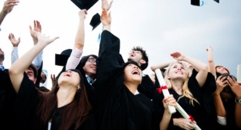 6 Strategi Pintar Meraih Cumlaude bagi Mahasiswa Baru