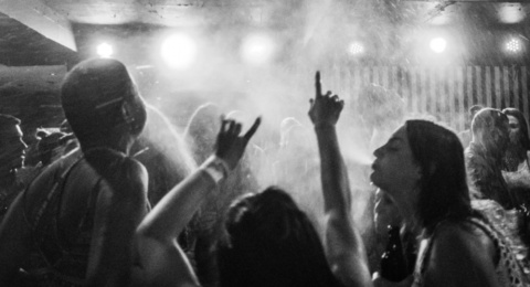 Aku Update Maka Aku Ada: Menyoal Fenomena 'Fomo' pada Masyarakat Modern Zaman Kini