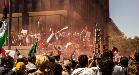 Dukungan untuk Palestina di Prancis Disambut Gas Air Mata