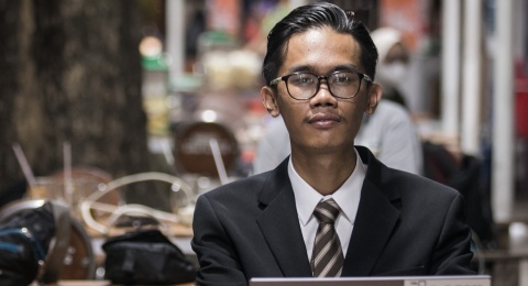 Fakta-Fakta Almas Tsaqibbirru, Mahasiswa Pengagum Gibran yang Gugatannya Diterima MK