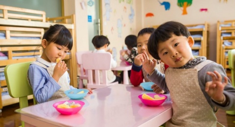 8 Gaya Parenting dari Berbagai Negara di Dunia, Unik dan Menarik!