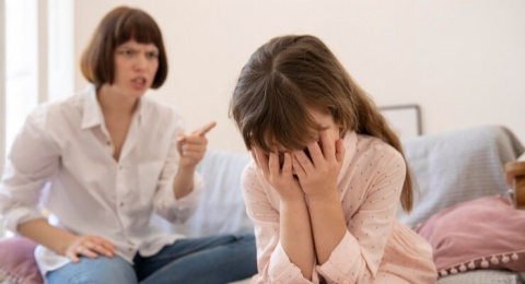 4 Hal Mengenai Fenomena Parentifikasi, Orang Tua Wajib Tahu!