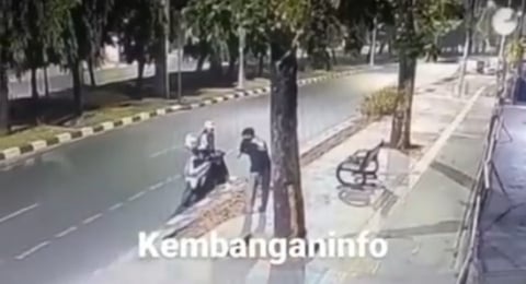 Wanita Foto di Pinggir Jalan Dihantam Fortuner hingga Kritis, Ini Tips Aman Foto di Ruang Publik