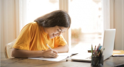5 Tips Meningkatkan Nilai Tiap Semester, Lakukan Evaluasi Secara Berkala!