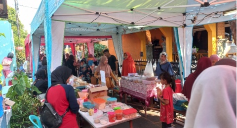 Peringati Hari Sumpah Pemuda, Warga Kemirahan Kota Malang Adakan Bazar