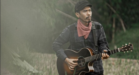 apa judul business proposal di webtoon Senandung Seorang Ayah kepada Anak dalam 3 Lagu Karya Iksan Skuter
