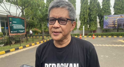 Skakmat Rocky Gerung Walk Out dari Acara Total Politik karena Merendahkan Perempuan: Dua Dungu!