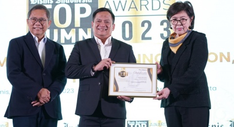 Direktur Utama PNM Arief Mulyadi Jadi The Best CEO di Ajang Top BUMN Awards 2023