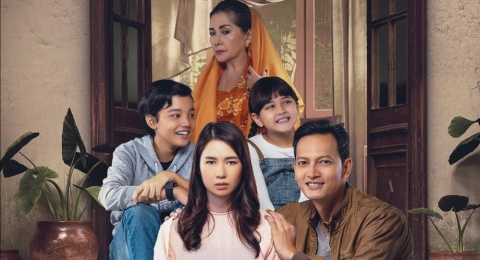 Review Film Rumah Masa Depan, Drama Keluarga Sederhana namun Kaya Makna
