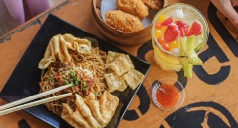 Kenapa Mie Gacoan Selalu Ramai? Ini yang Bikin Antreannya Mengular!