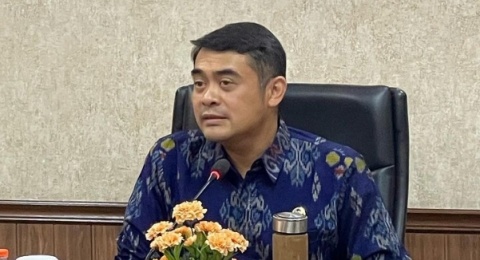 Diduga Rasis, Arya Wedakarna Akhirnya Minta Maaf Usai Tak Izinkan Frontliner Gunakan Penutup Kepala