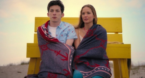 Ulasan Film No Hard Feelings, Romcom Segar ala Jennifer Lawrence