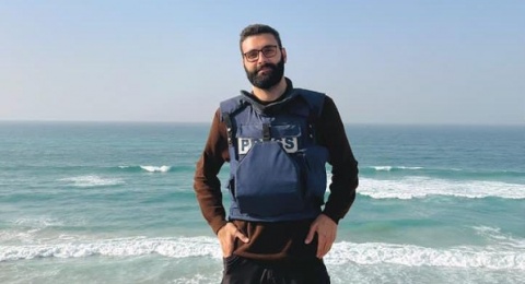 Pamit, Jurnalis Motaz Azaiza Tinggalkan Gaza