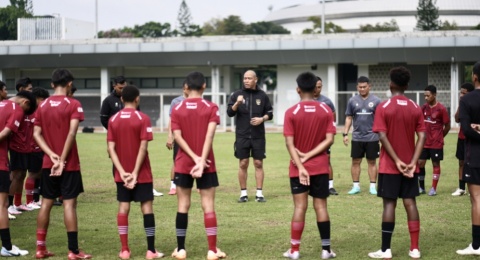 Tak Hanya Serap Ilmunya, Nova Arianto Juga Terapkan Disiplin Ketat ala STY
