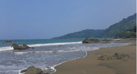 Kunjungi Pantai Cibangban, Pesona Bahari yang Tiada Dua di Sukabumi