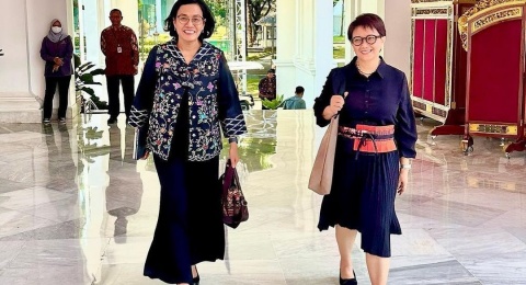 Beda Ukuran Tas Favorit, Ternyata Ini Isi Tas Menlu Retno Marsudi Vs Menkeu Sri Mulyani
