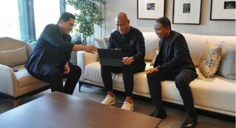 Bertemu Nova Arianto, Erick Thohir Target Timnas Indonesia U-16 Tembus Piala Dunia