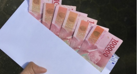 Andai Aku Dapat THR: Impian yang Mustahil Terwujud