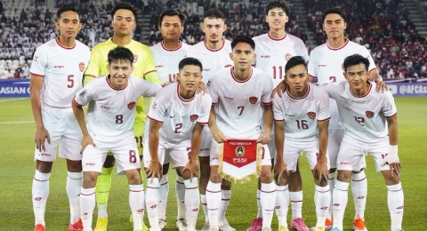 Rizky Ridho, Dipuji Tinggi FIFA, Dijatuhkan oleh Wasit di Laga Perdana Piala Asia U-23