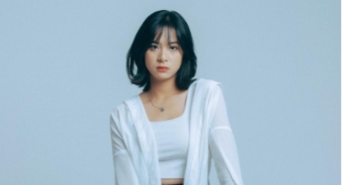 Nyaman dan Trendy, 5 Outfit ala Zee JKT48 untuk Nonton Konser