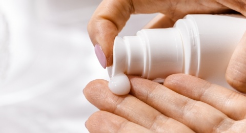 3 Rekomendasi Body Lotion Terbaik untuk Mencerahkan Kulit Kusam