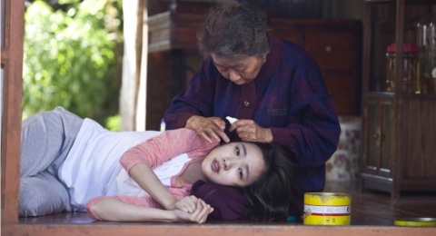 Haru Biru Kisah Nenek dan Cucu yang Terpisah Takdir dalam Film Korea 'Canola'