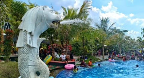 Navara Water Park Bondowoso, Miliki Patung Mirip Merlion dan Sungai Buatan