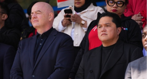 Tak Hanya Hadir, Petinggi FIFA Juga Berikan Pesan Ini di Instagram: Usut Tuntas Wasit?