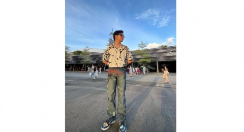 Jadi Trendsetter! Intip 4 Outfit Kece dan Simpel ala Angga Yunanda yang Mudah Ditiru