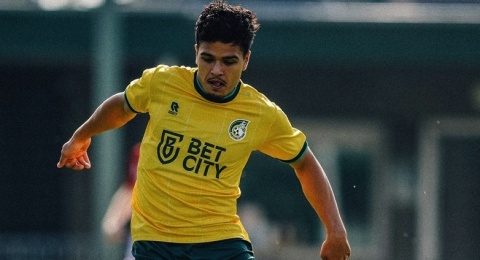 Didepak FC Groningen, Ragnar Oratmangoen Dirumorkan Gabung ke Bali United?