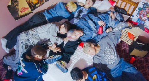 Viral di TikTok, Ini Arti Lagu 'Play With Me' Milik Pagaehun Ft KKANBYEONGZ