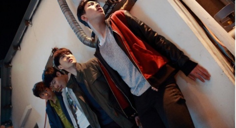 Ulasan One Way Trip: Perjalanan Liburan yang Berujung Petaka Tak Terduga