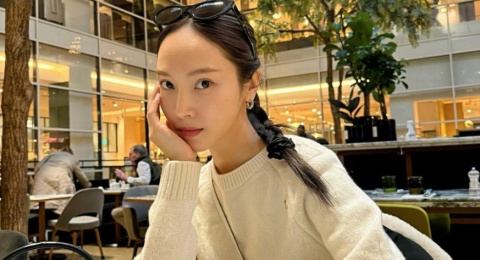 Simpel! Intip 4 Outfit Classic Elegant Jessica Jung, Bikin Tampil Mempesona