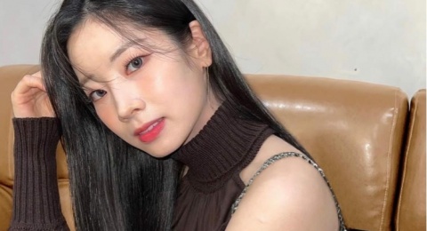 4 Inspirasi OOTD Kasual Klasik ala Dahyun TWICE, Keren untuk Disontek!