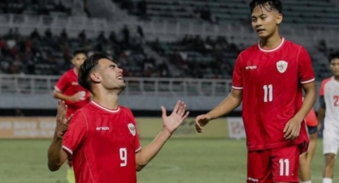 Debut Manis Jens Raven: Turun dari Bangku Cadangan, Cetak Gol Berkelas!