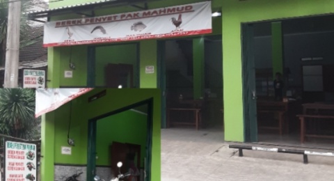 Bebek Penyet Sambal Hijau Pak Mahmud, Dagingnya Empuk