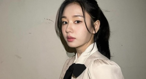 4 Inspirasi OOTD Simpel Ahn Eun Jin, Tampil Lebih Effortless dan Stylish!