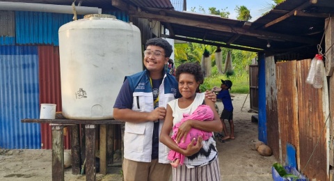 Heroik! Mahasiswa KKN UGM Sarmi Papua Bantu Persalinan Ibu di Atas Kapal