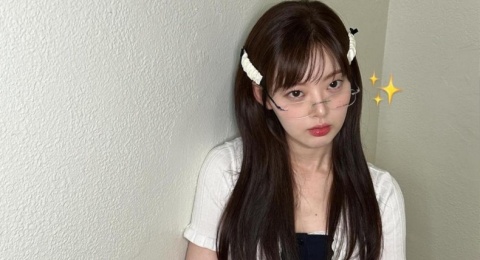 Tampil Imut dan Menawan! Ini 4 OOTD Sweet Girly Han Su-a yang Mudah Ditiru